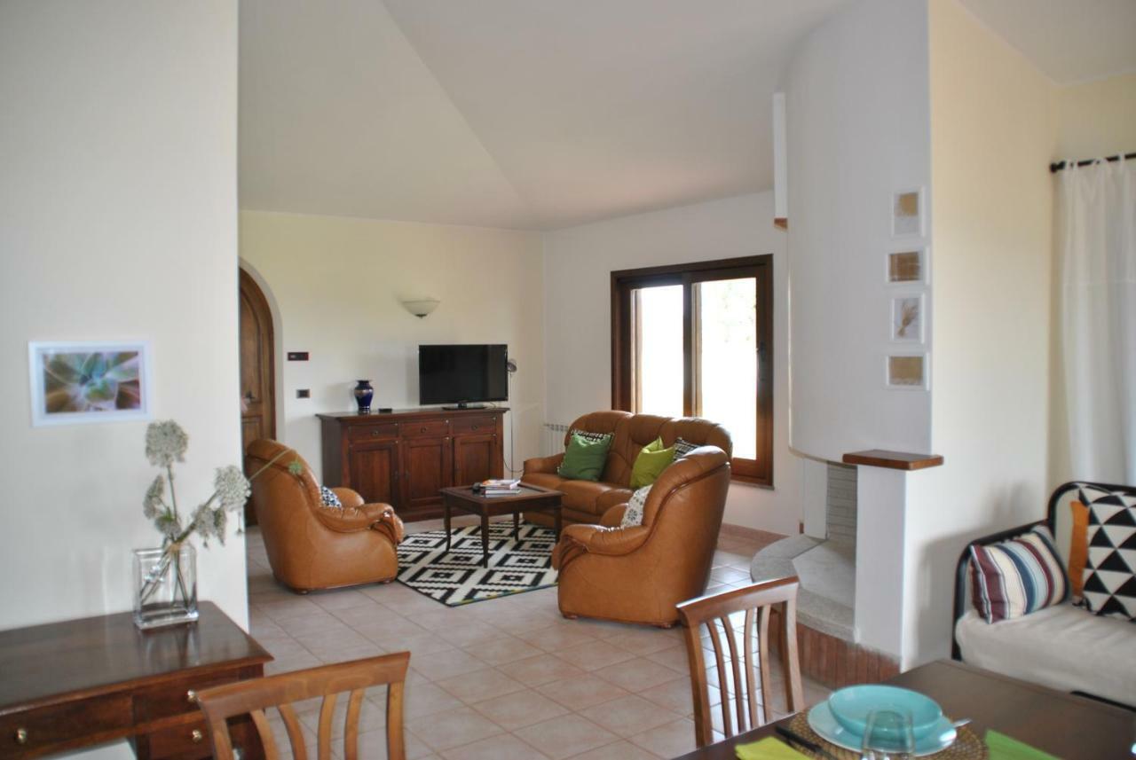 לוצוראי Casa Sa Serra מראה חיצוני תמונה